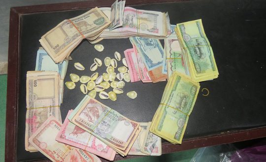 जुवा खेलिरहेका २१ जना पक्राउ