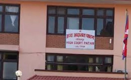 उच्च अदालत पाटनमा युवतीले गरिन् आत्महत्या प्रयास !