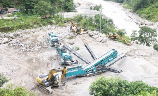 स्थानियद्वारा अपर तमोर हाइड्रोपावरमा तोडफोड