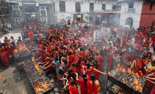 आज साउनको अन्तिम सोमबार, शिव मन्दिरमा भक्तजनको घुइँचो