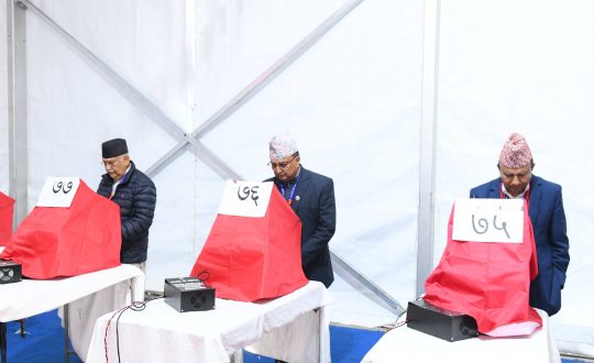 एमालेको मतदान बेलुका ८ बजे सकिने, दुई घण्टामा नतिजा