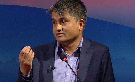 एमाले नेता सूर्य थापाको टिप्पणी : ‘१२ भाइले छाड्नुस् भन्न मिल्छ, पुनर्गठन भन्न मिल्दैन’