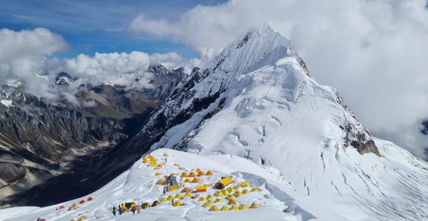 आरोहीले भरियो मनास्लु आधार शिविर, ४६६ विदेशीको आरोहण तयारी