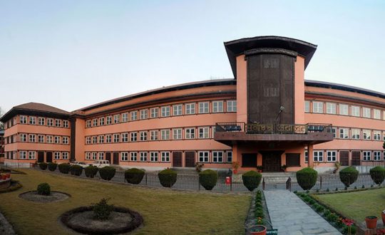 सर्वोच्चको पेशी आउन ढिला हुने, आन्तरिक बैठक जारी
