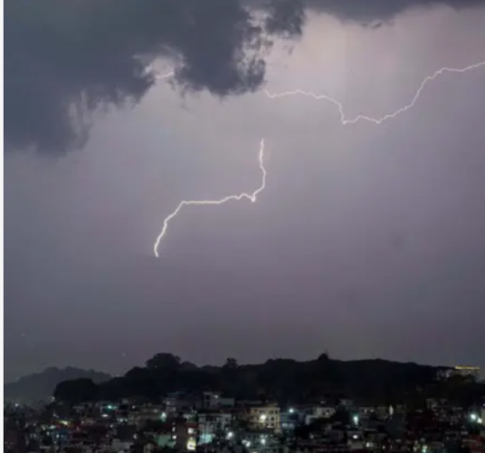 आज देशभर बादल लाग्ने, मध्यम वर्षा/हिमपातको सम्भावना