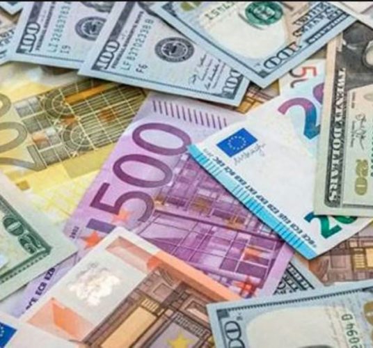 विदेशी मुद्राको विनिमयदर : अमेरिकी डलरको मूल्य सामान्य घट्यो, युरोको बढ्यो