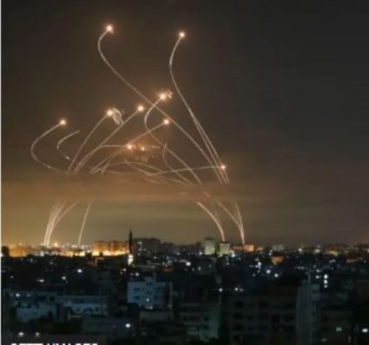 इरानले खसालेको अमेरिकी लडाकू विमानका एक पाइलटको उद्धार, अर्का वेपत्ता