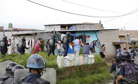 मनोहरामा सुकुमबासी र नगर प्रहरीबीच झडप