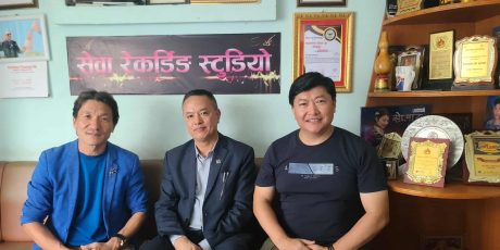 प्रहरी सेवासँगै साहित्य–संगीतमा पनि अब्बल: आईजीपी खापुङको शब्दमा नयाँ गीत सार्वजनिक हुँदै !