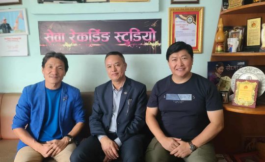 प्रहरी सेवासँगै साहित्य–संगीतमा पनि अब्बल: आईजीपी खापुङको शब्दमा नयाँ गीत सार्वजनिक हुँदै !