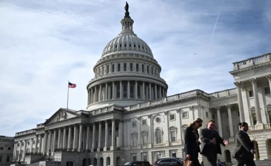 अमेरिकामा सरकारी कामकाज सञ्चालन गर्ने विधेयकमाथि मतदानको तयारी