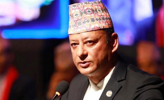 पक्राउ परे पूर्वमन्त्री दीपक खड्का