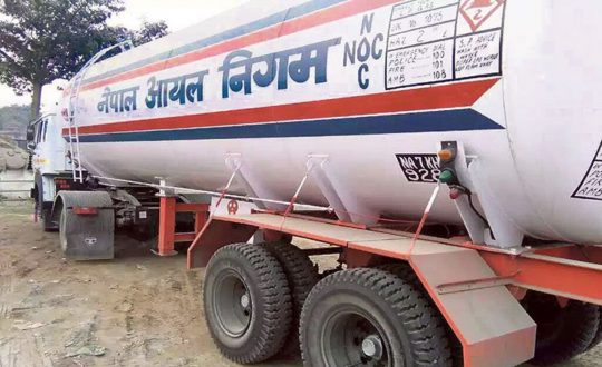 वीरगञ्ज नाका हुँदै दुई हजारभन्दा बढी एलपी ग्यासका बुलेट भित्रिए