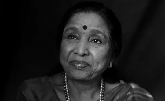 बलिउडकी दिग्गज गायिका गायिका आशा भोसलेको निधन
