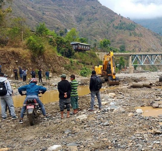 डाइभर्सन बग्दा बीपी राजमार्गमा सवारी आवागमन बन्द