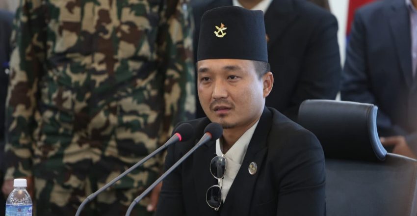 विभिन्न सेयर बजारमा गरेको लगानीको स्रोत ऋणबाट जुटाएको हुँ: गृहमन्त्री गुरुङ