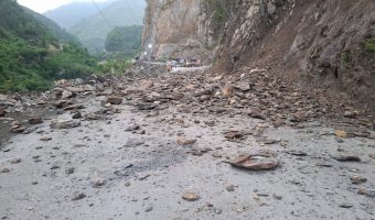 नारायणगढ-मुग्लिन सडक अवरुद्ध