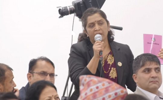 न्यायाधीशलाई सांसद समीक्षा बाँस्कोटाले चुनौती दिँदै भनिन्- राजनीति नै गर्ने भए कोट खोलेर आउनुस्