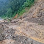 बाढी पहिरोले देशका विभिन्न राजमार्गमा सवारी आवागमन प्रभावित