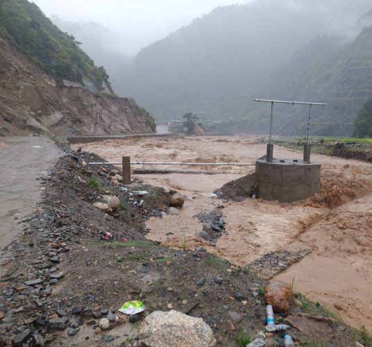 रसुवागढी भन्सार यार्डमा बाढीको कहर, सयौँ ईभी र अर्बौंका सामान बगे