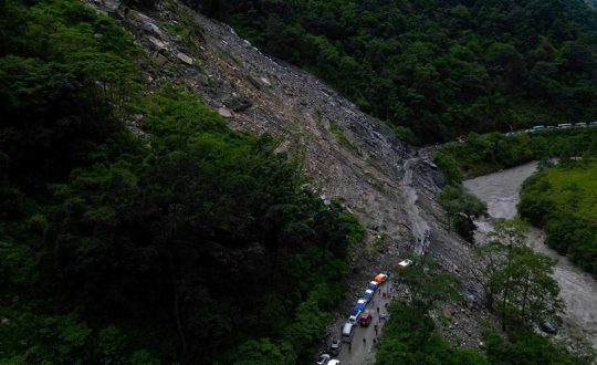 बाढी–पहिरोले सात जिल्लाका सडक अवरुद्ध, आवागमनमा समस्या