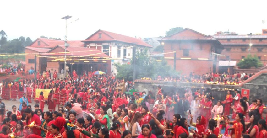 आज हरितालिका तीज पर्व : पशुपतिनाथमा बिहानैदेखि व्रतालुको घुइँचो