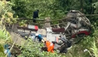 पोखरामा स्कुल बस दुर्घटनाः पाँच जनाको ज्यान गयो , १४ घाइते