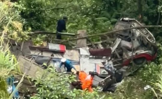 पोखरामा स्कुल बस दुर्घटनाः पाँच जनाको ज्यान गयो , १४ घाइते